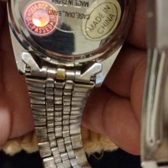 NWT Men's Geneva Watch - Picture 9 of 11